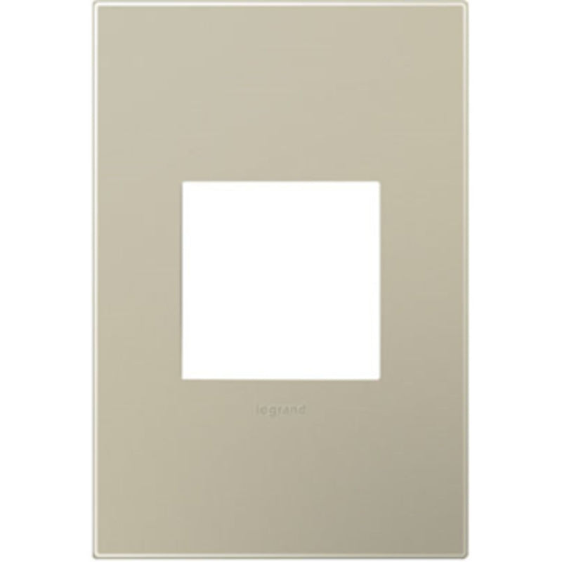 ADORNE 1-GANG PLASTIC WALL PLATE